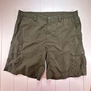 The North Face Men's Lightweight Nylon Cargo Hiking Shorts Olive Green